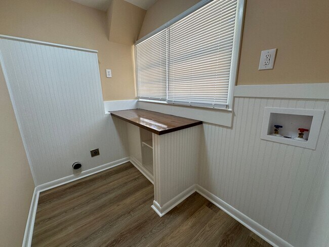 Building Photo - Charming Renovated 3 Bedroom, 1.5 Bath Home located off Hwy 87 on a 1 Acre lot.