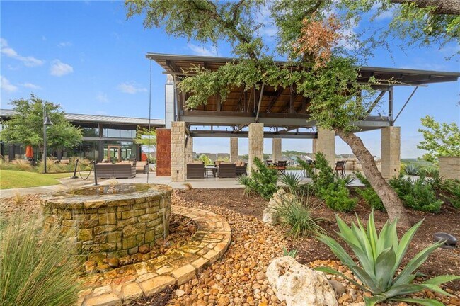 Building Photo - 748 Hazy Hills Loop