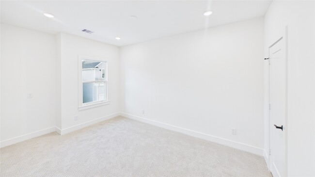 Building Photo - 9606 Valeca Dr