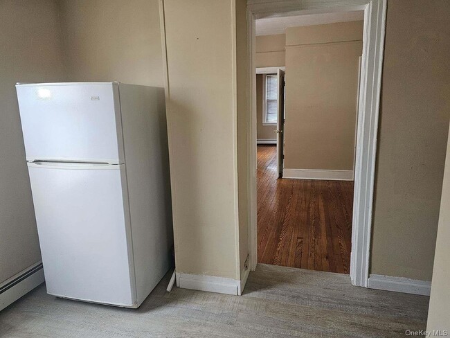 Building Photo - 556 Broadway