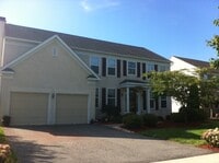 Building Photo - 5842 Tova Cir