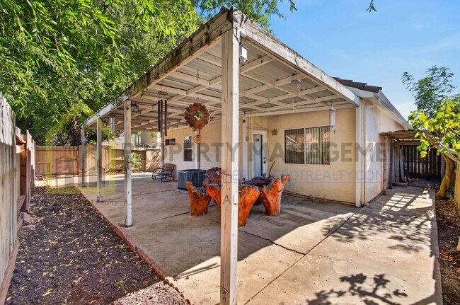 Building Photo - Charming 3-Bedroom Home with 2 Baths