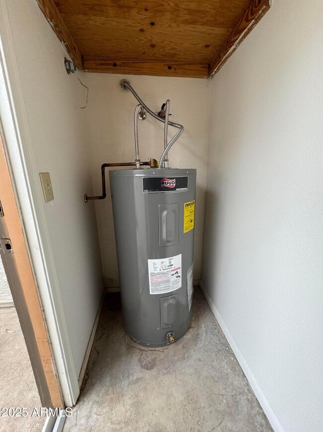 Building Photo - 4114 E Union Hills Dr