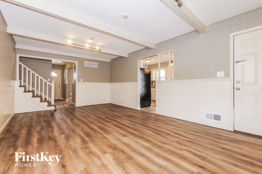 Building Photo - 409 SW Westminister Rd