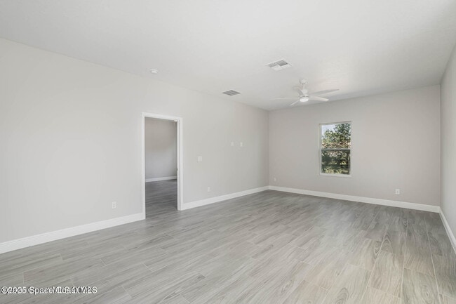 Building Photo - 2281 Ramsdale Dr SE