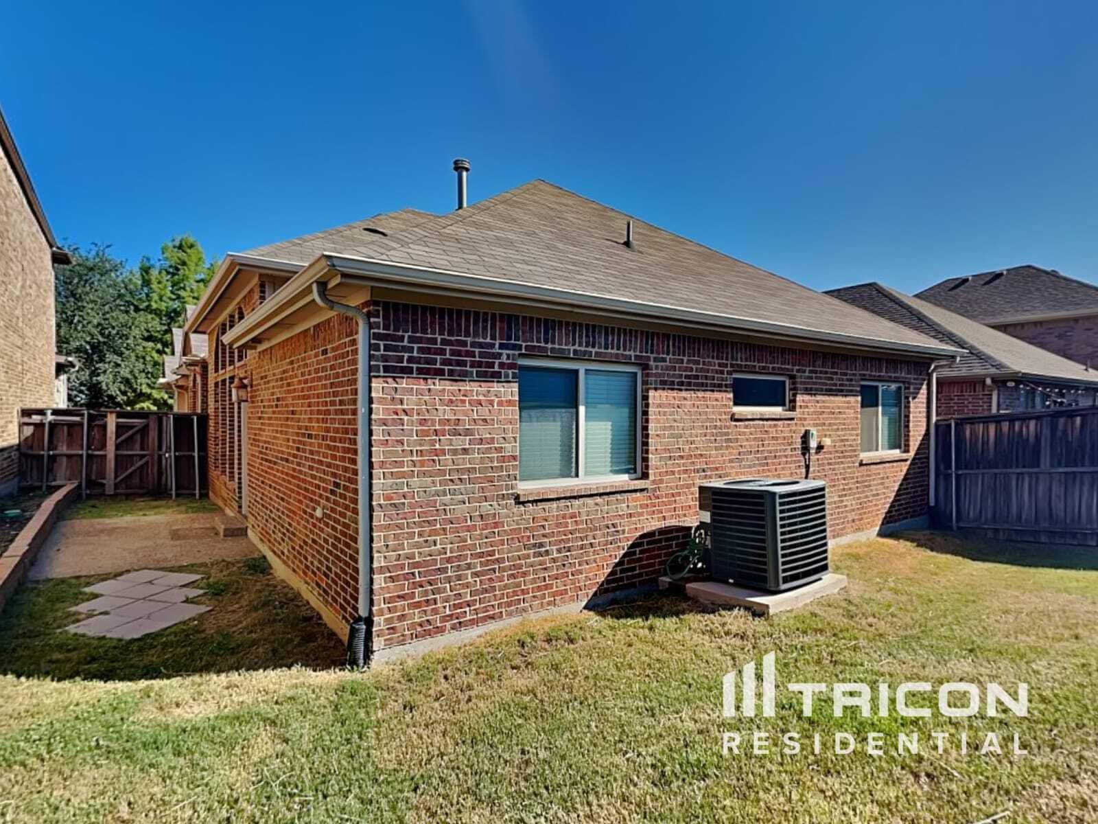 Building Photo - 1045 Kaylie St