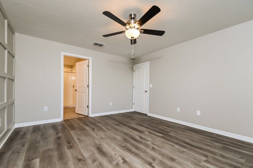 Building Photo - 10419 Carloway Hills Dr