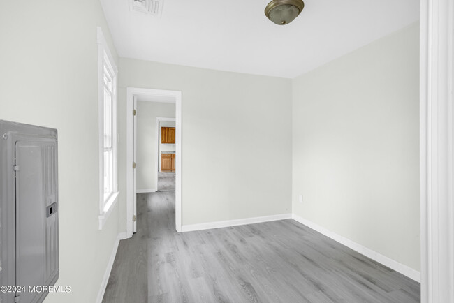 Building Photo - 89 Forest Ave