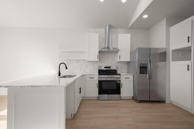 Building Photo - 306 Ave P