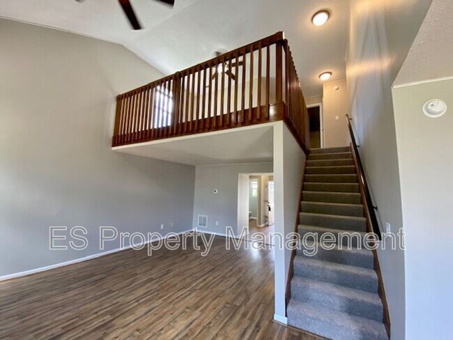 Building Photo - 15382 Ten Point Dr