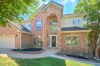 Building Photo - Mission Ridge beauty-4 bedroom 3 1/2 bath-...