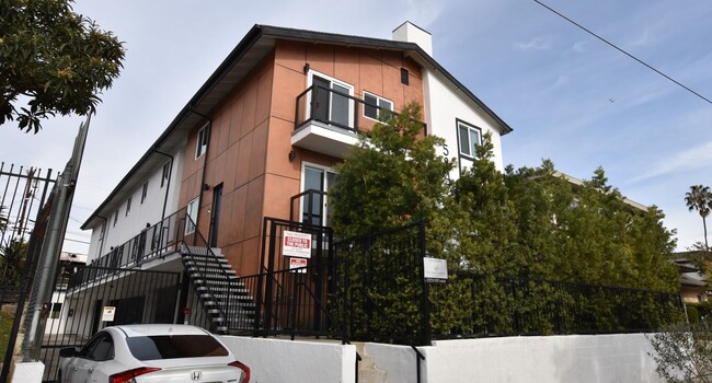 Primary Photo - 5847 Willoughby Ave