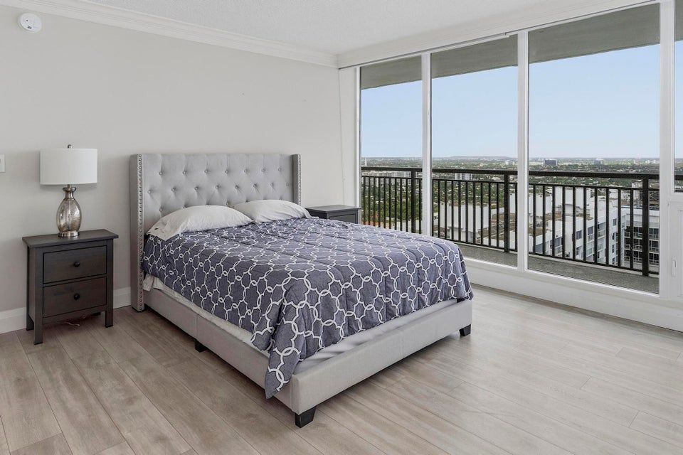 Building Photo - 4280 Galt Ocean Dr