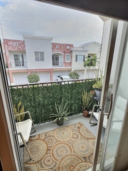 Building Photo - 10320 SW Stephanie Way