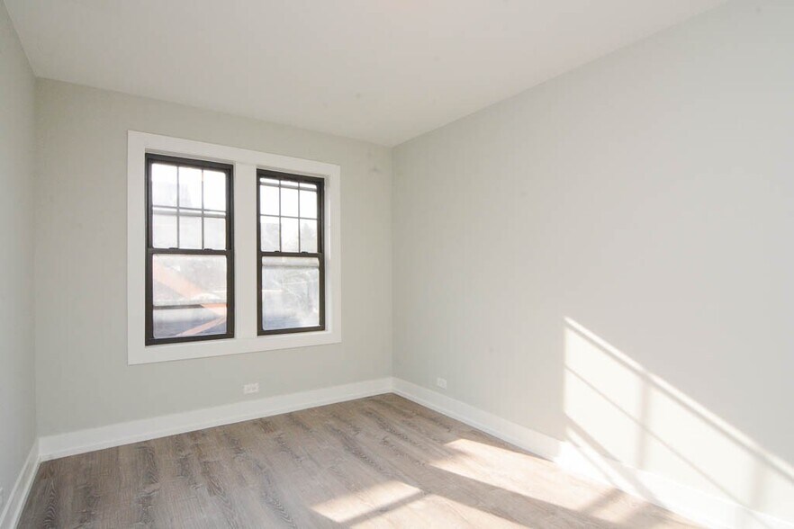 Building Photo - 1133 Maple Ave