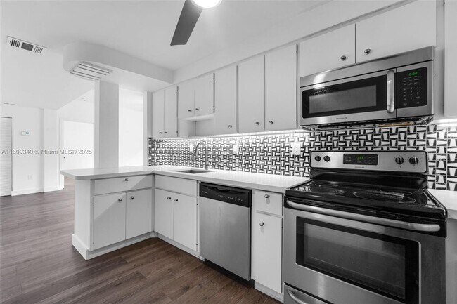 Building Photo - 1051 Meridian Ave