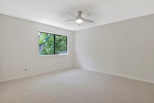 Building Photo - 4221 Brookside Dr
