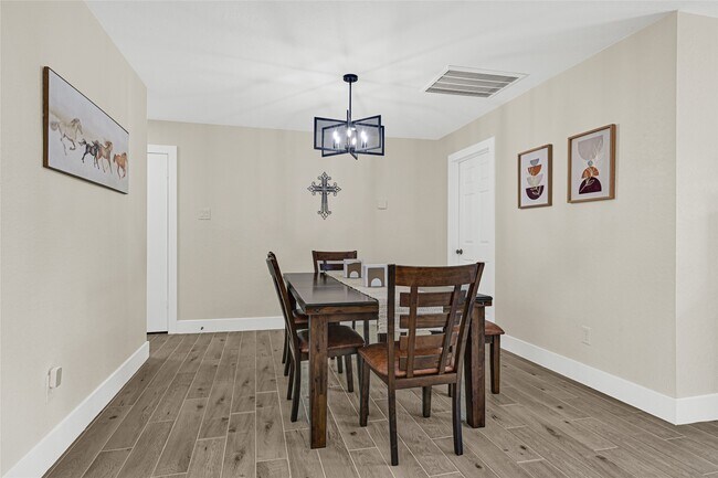 Building Photo - 4802 Hickorygate Dr