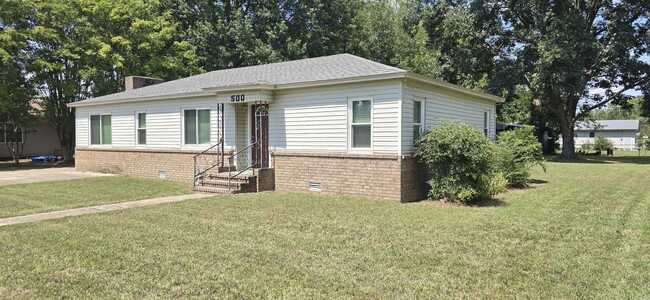 Primary Photo - 500 SW 4th St