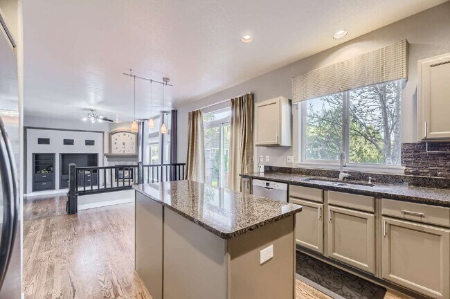Building Photo - Luxury Living Awaits in this Grant Ranch Home! Meticulously Maintained Home Featuring 6 Bedrooms/...