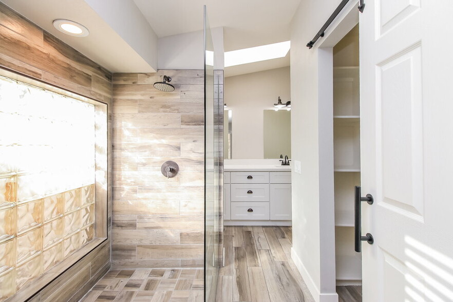 Building Photo - 17043 E El Pueblo Blvd