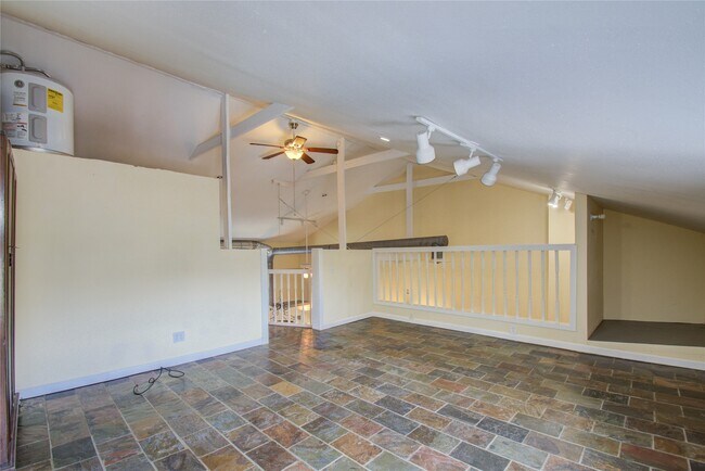 Building Photo - 5313 Palmetto St