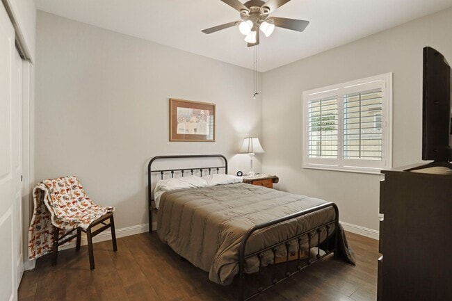 Building Photo - Spacious 5 Bedroom Home in Lodi with 1st f...