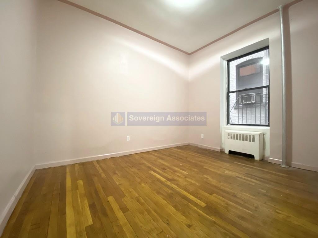 Building Photo - 240 W 104th St