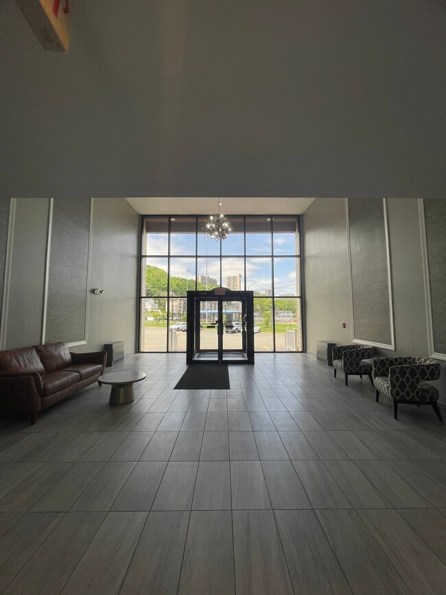 Building Photo - 1111 River Rd