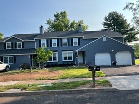 Building Photo - 568 Thrush Ct