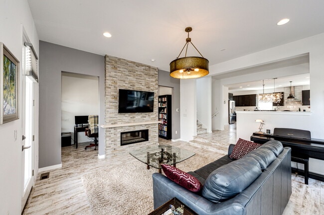 Building Photo - 8881 Southurst St