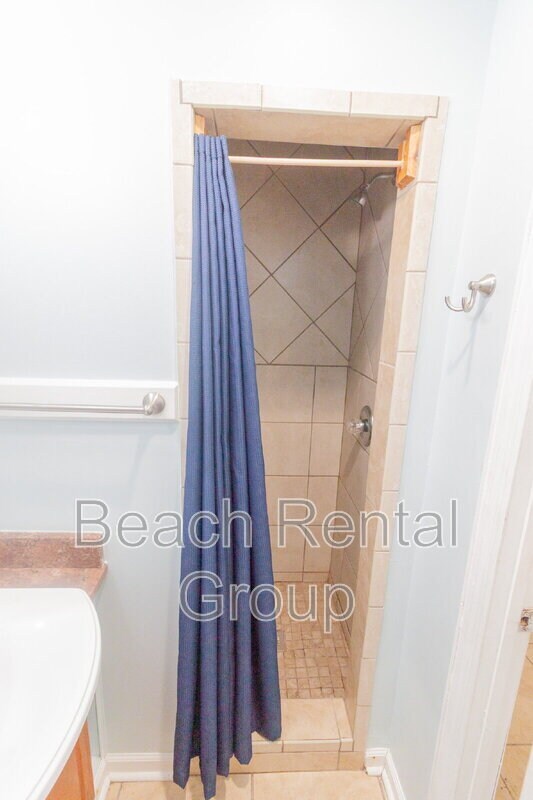 Building Photo - 4718 Seaview St