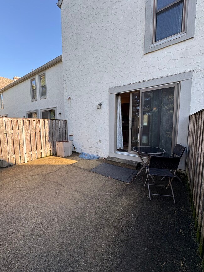 Building Photo - 331 St Andrews Dr