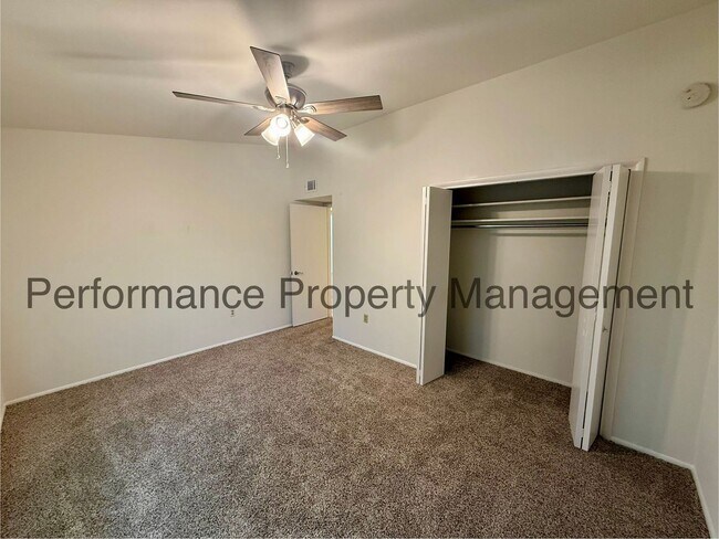 Building Photo - Cute 2 Bed/2 Bath 55+ Community w/ RBP & S...