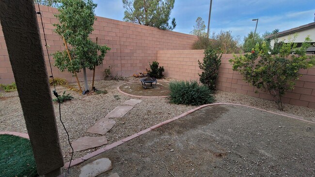 Building Photo - SW BEAUTY!!!   215/RUSSELL AREA