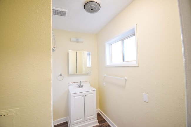 Building Photo - KIL-2121-2125