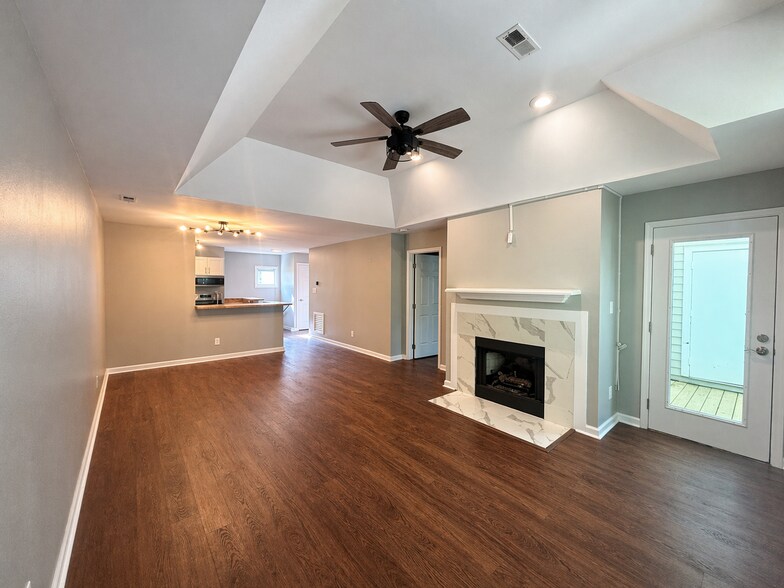 Building Photo - 1062 Washington St