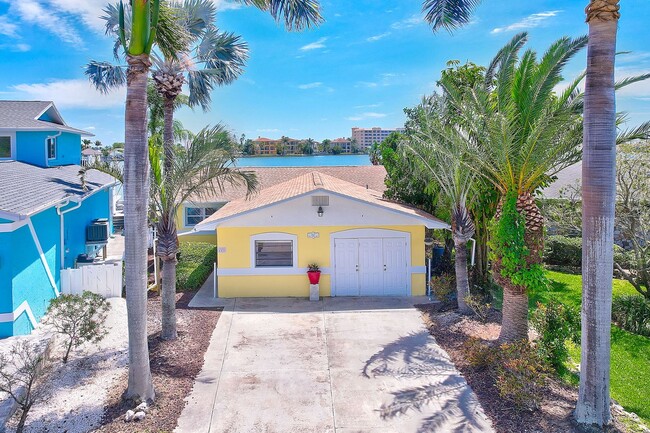 Building Photo - Waterfront 3BR/2BA Home – Walk to Beach + Boat Lift – $500 Off!