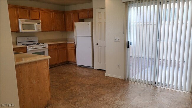 Building Photo - 962 Grand Cerritos Ave