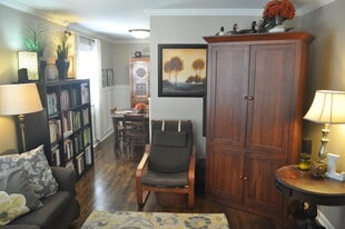 Building Photo - 107 S Iris St