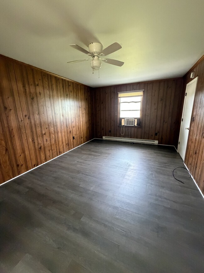 Building Photo - 8218 Brown Rd