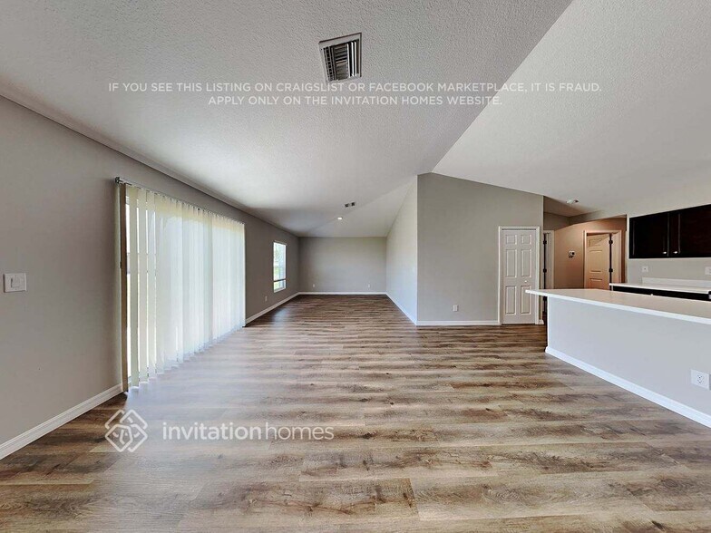 Building Photo - 613 SW 19th Ave