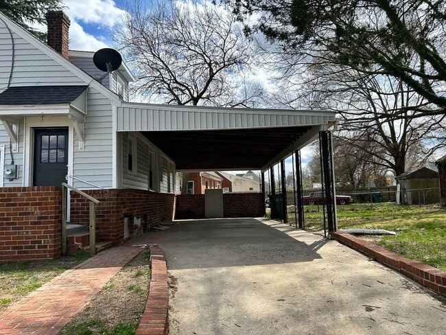 Building Photo - 100 Mardick Rd