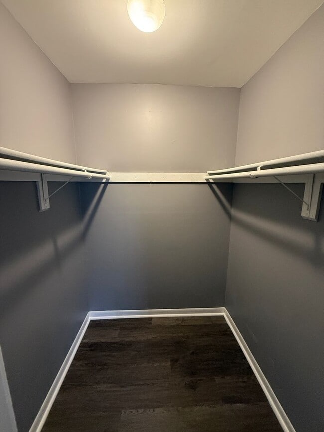 Building Photo - 9635 White Acre Rd