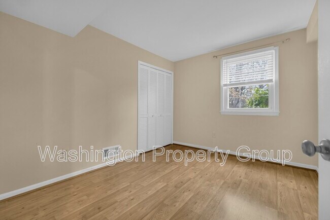 Building Photo - 4702 Declaration Ct