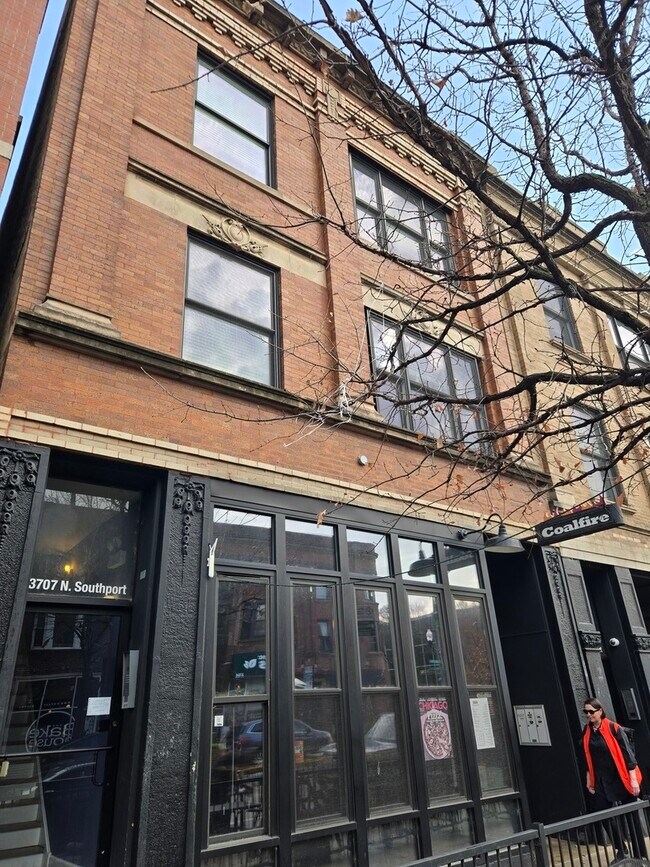 Building Photo - 3707 N Southport Ave