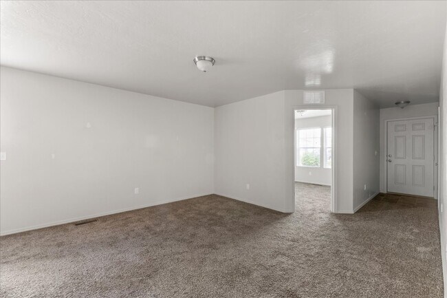 Building Photo - 11695 Altamont St