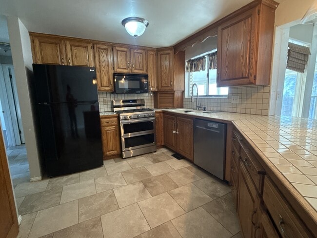 Building Photo - 3085 W 5685 S