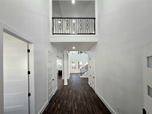 Building Photo - 14811 Wallach Dr