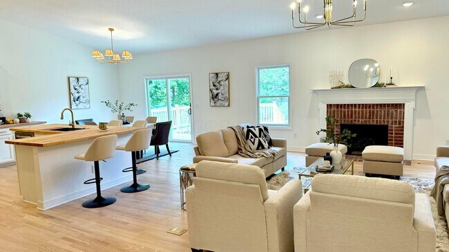 Building Photo - 4256 Landhigh Lakes Dr